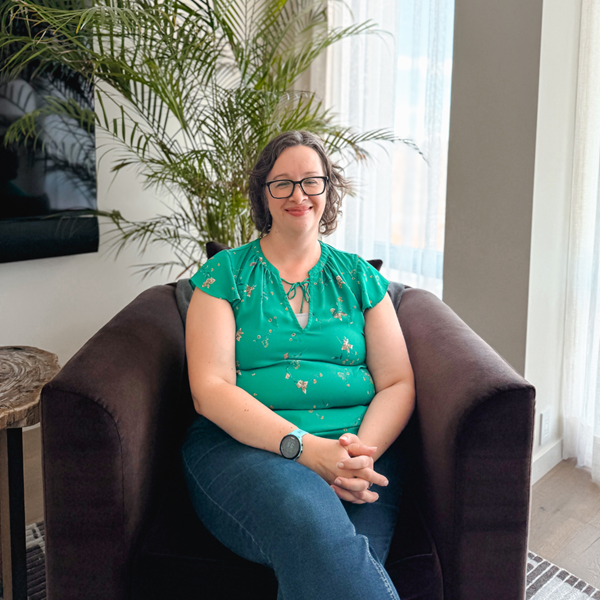 Laurie_website_headshot Laurie_website_headshot