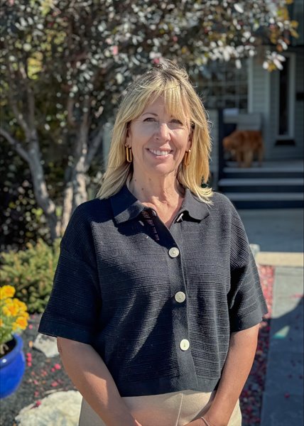 Kelly M_website_headshot Kelly M_website_headshot